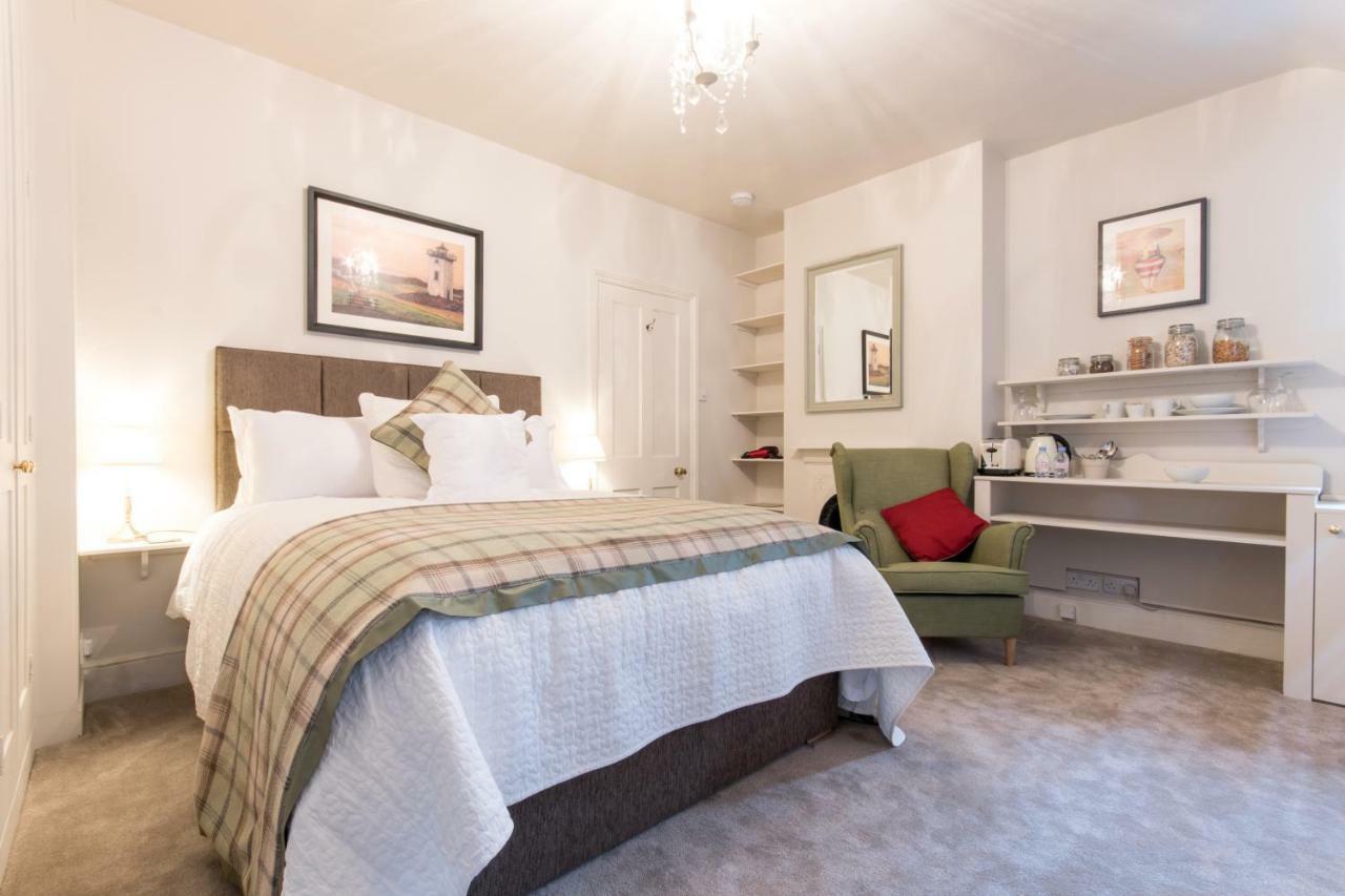 April House Weybridge - Boutique Guesthouse 외부 사진