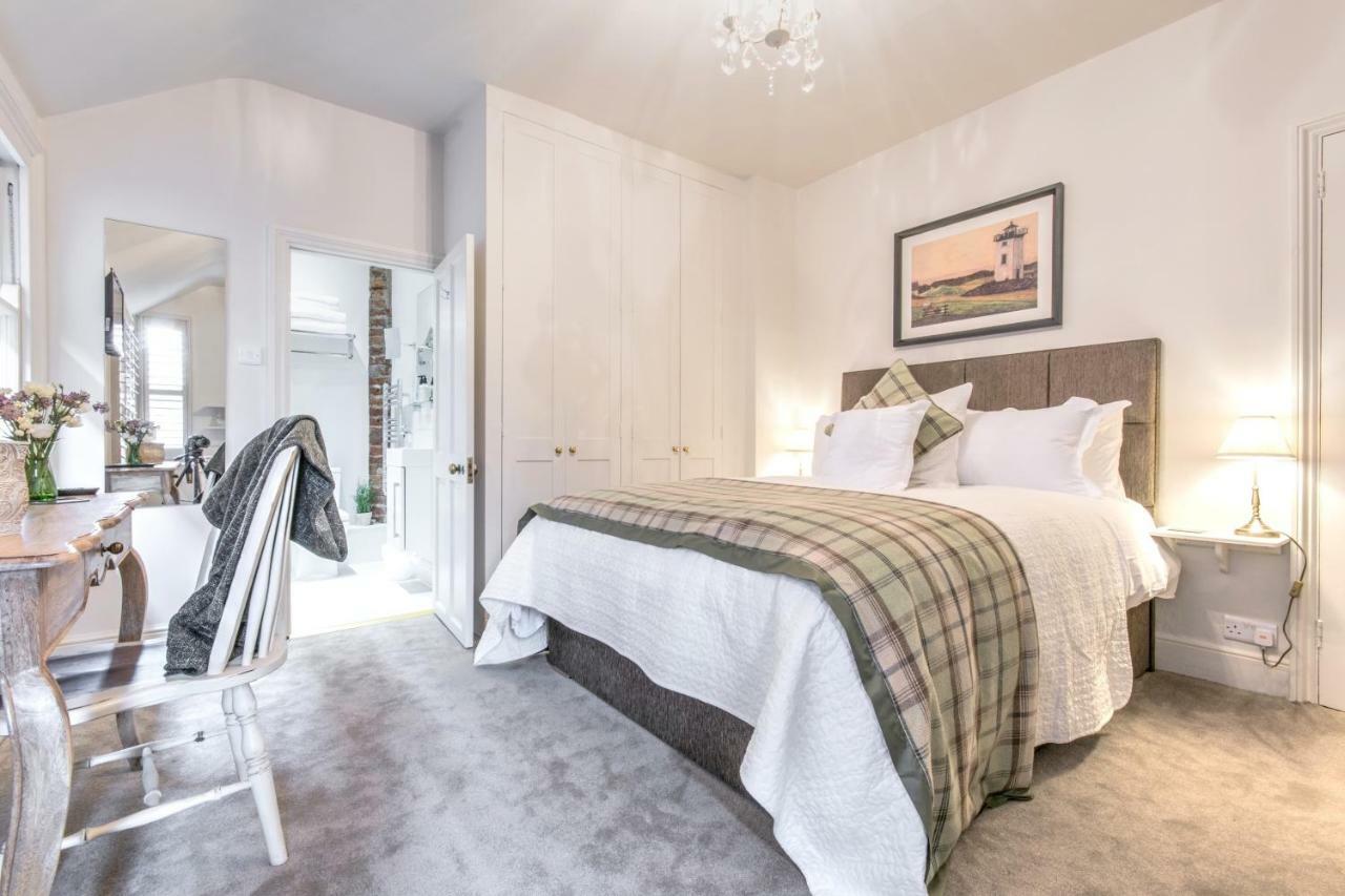 April House Weybridge - Boutique Guesthouse 외부 사진