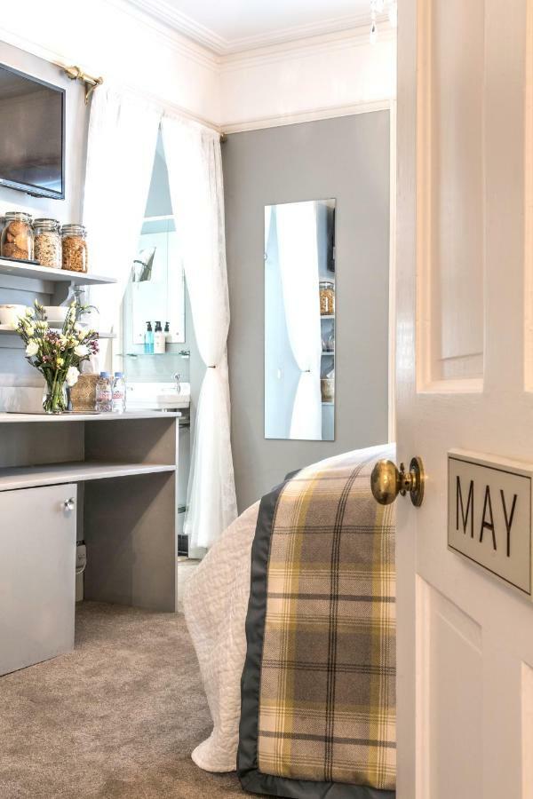 April House Weybridge - Boutique Guesthouse 외부 사진